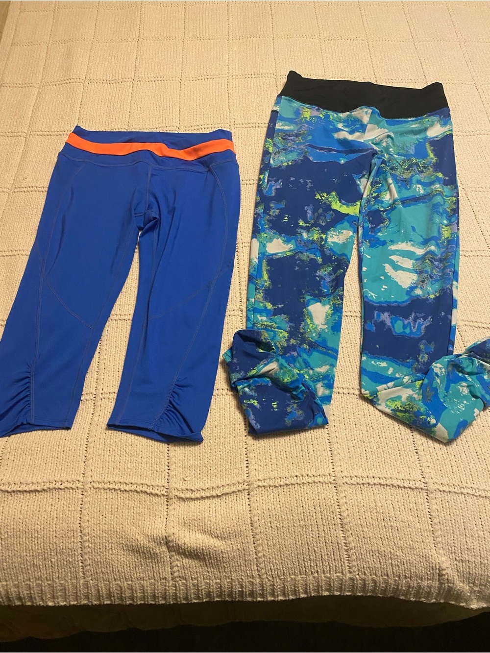 bebe Girls' Blue Capri & Blue Green Printed Leggings Set